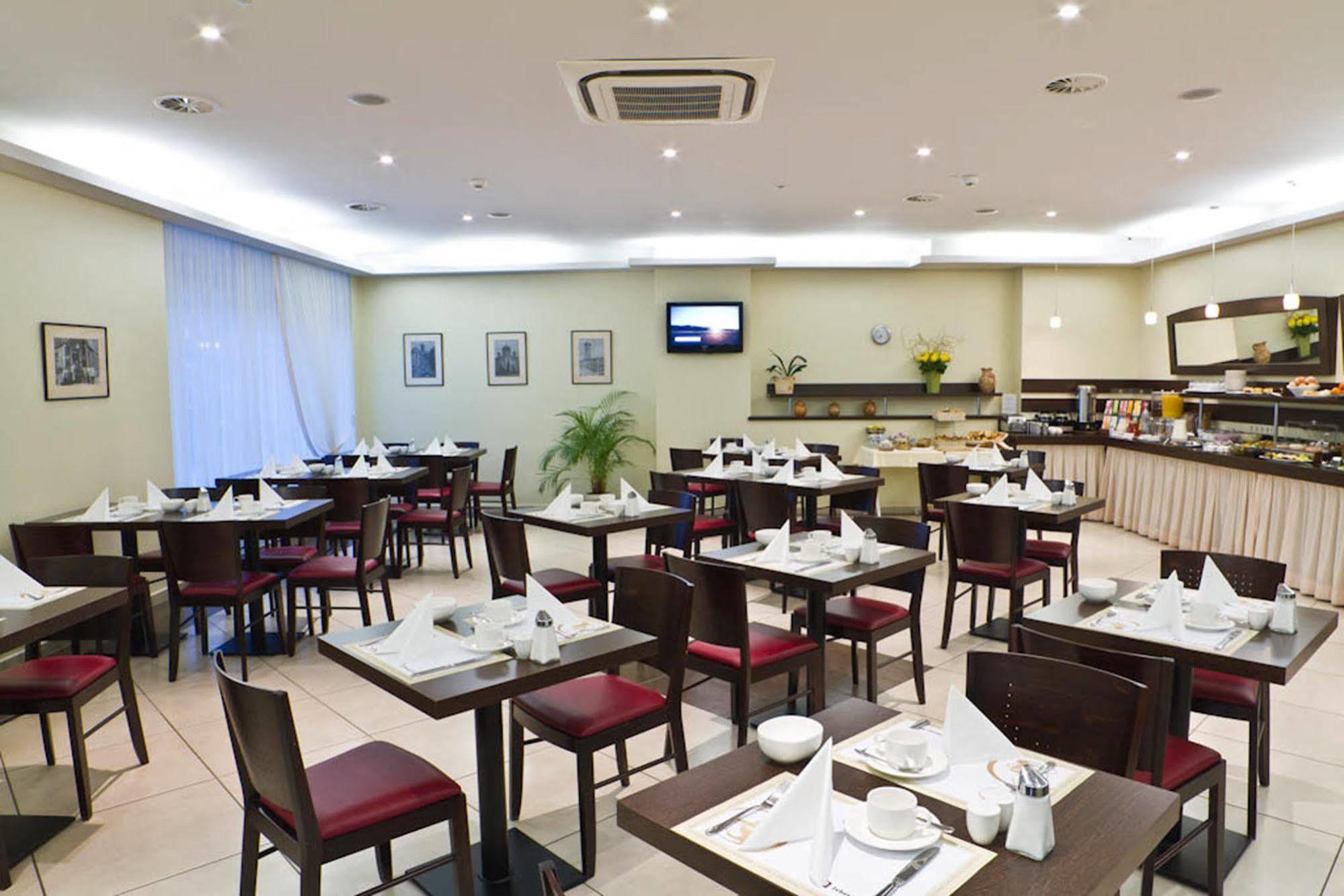 Ivbergs Hotel Messe Nord ベルリン レストラン 写真